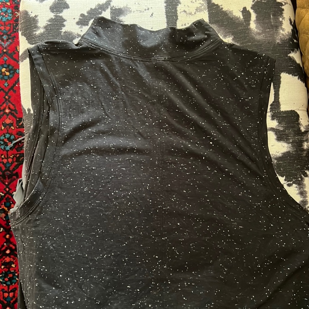 Lululemon sz 8 top